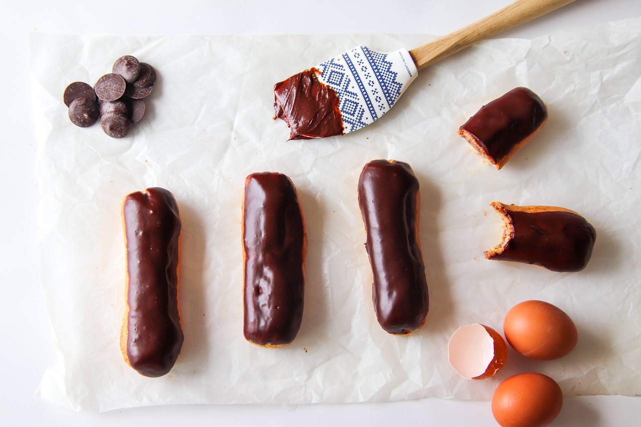 Éclairs au chocolat glaçage miroir