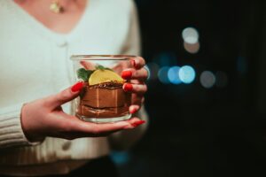 Mousse au chocolat noir aérienne servie en verrines