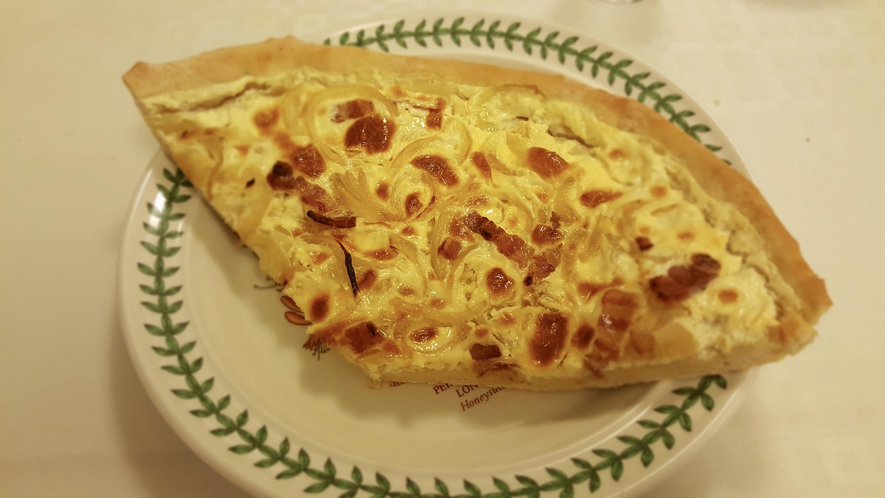 Quiche lorraine entière vue du dessus