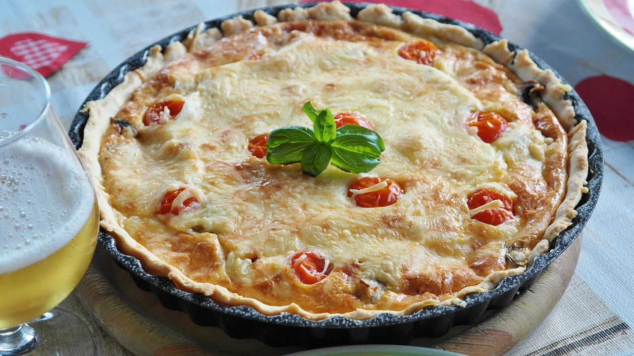 Quiche lorraine tranchée avec lardons et oeufs